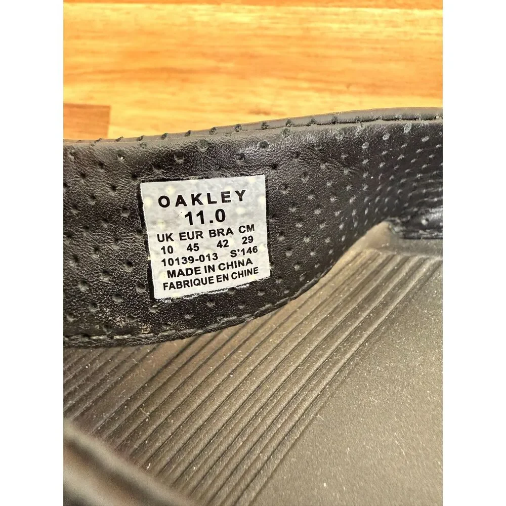 Men's Oakley Black Flip Flops - Size 11